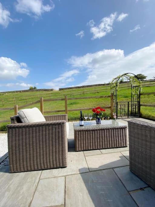Luxury Detached Peak District Stone Barn - Dog Friendly Villa Hazelwood Eksteriør billede