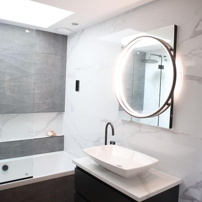Luxury Detached Peak District Stone Barn - Dog Friendly Villa Hazelwood Eksteriør billede