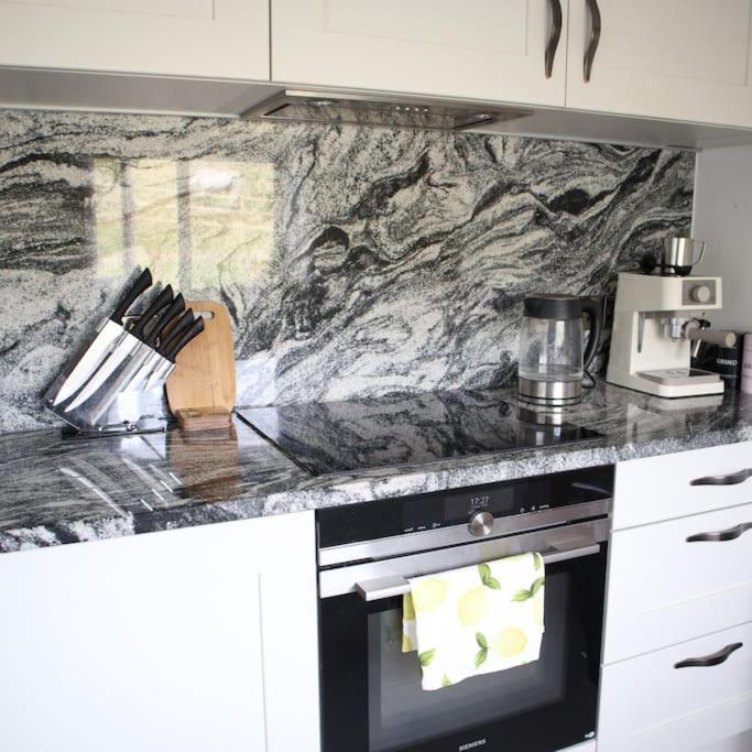 Luxury Detached Peak District Stone Barn - Dog Friendly Villa Hazelwood Eksteriør billede