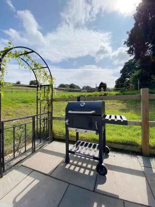 Luxury Detached Peak District Stone Barn - Dog Friendly Villa Hazelwood Eksteriør billede