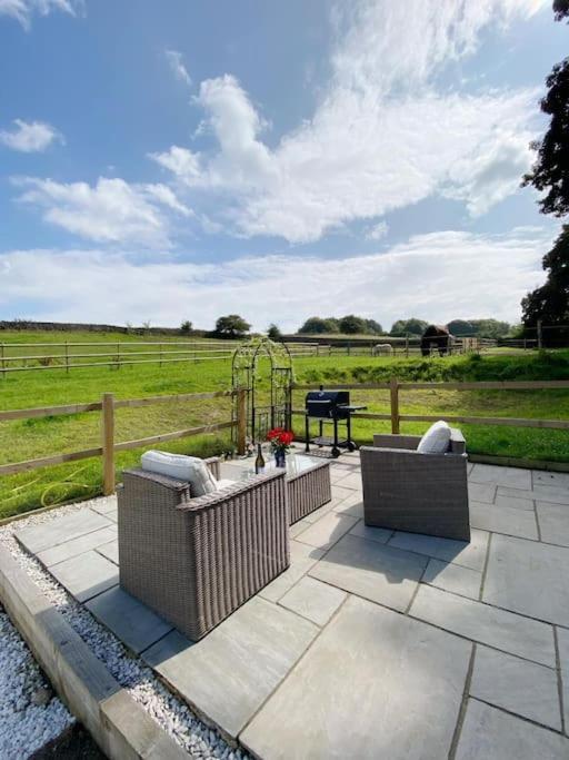 Luxury Detached Peak District Stone Barn - Dog Friendly Villa Hazelwood Eksteriør billede